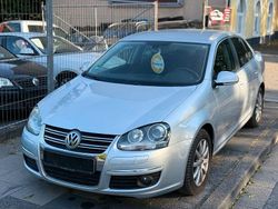Silber Gebraucht 2006 VW Jetta Comfortline Limousine | 5.990 € (Teuer)
