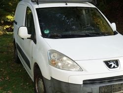 Weiß Gebraucht 2011 Peugeot Partner Tepee Allure Van / Kleinbus | 1.700 € (Fairer Preis)