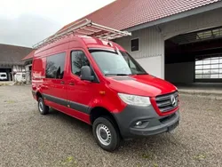 Rot Gebraucht 2019 Mercedes Sprinter Van | 34.999 €