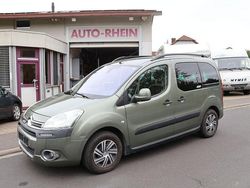 Grün Gebraucht 2014 Citroën Berlingo XTR Van / Kleinbus | 5.870 € (Fairer Preis)