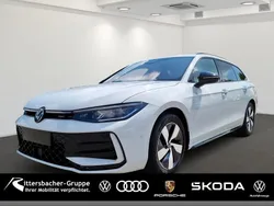 (pure white) Gebraucht 2024 VW Passat R-line Kombi | 42.920 € (Fairer Preis)