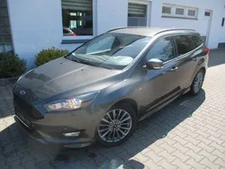 Grau Gebraucht 2018 Ford Focus ST-Line Kombi | 12.300 € (Guter Preis)