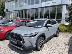 Manhattangrau metallic Neu 2025 Toyota Corolla Cross SUV | 39.999 € (Etwas zu teuer)