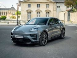 Grau Gebraucht 2024 Porsche Macan Turbo SUV | 112.900 € (Superpreis)