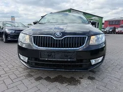 Schwarz Gebraucht 2016 Skoda Octavia Style Kombi | 12.700 € (Fairer Preis)
