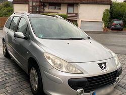 Silber Gebraucht 2008 Peugeot 307 Kombi | 2.200 €