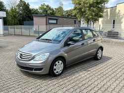 Grau Gebraucht 2007 Mercedes B180 Van / Kleinbus | 6.499 € (Fairer Preis)