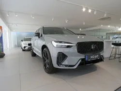 Grau Gebraucht 2025 Volvo XC60 Plus SUV | 57.470 € (Teuer)