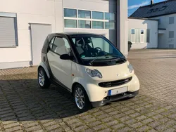 Weiß Gebraucht 2003 Smart ForTwo Coupé Kleinwagen | 2.500 €