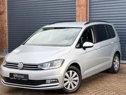 Silber Gebraucht 2016 VW Touran Comfortline Van / Kleinbus | 10.499 € (Teuer)