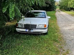 Weiß Gebraucht 1993 Mercedes C180 Limousine | 3.600 €