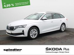 Moonweiss metallic Gebraucht 2024 Skoda Octavia Selection Kombi | 29.880 € (Fairer Preis)