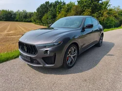 Grau Gebraucht 2021 Maserati Levante SUV | 74.500 € (Fairer Preis)