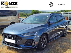 Blau (chromablau metallic (blau)) Gebraucht 2024 Ford Focus ST-Line Kombi | 22.490 € (Superpreis)