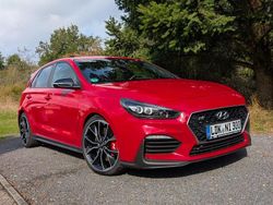 Rot Gebraucht 2018 Hyundai i30 Limousine | 21.999 € (Fairer Preis)