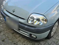Silber Gebraucht 2001 Renault Clio II Limousine | 250 € (Superpreis)