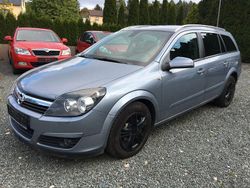 Silber Gebraucht 2004 Opel Astra Cosmo Limousine | 990 €
