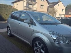 Grau Gebraucht 2006 Toyota Corolla Verso Van / Kleinbus | 3.000 € (Fairer Preis)