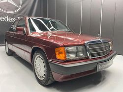 Rot Gebraucht 1993 Mercedes 190 Avantgarde Limousine | 29.990 €