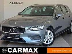 Grau Gebraucht 2020 Volvo V60 Momentum Kombi | 17.200 € (Fairer Preis)