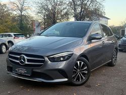 Grau Gebraucht 2021 Mercedes B200 Van / Kleinbus | 20.999 €