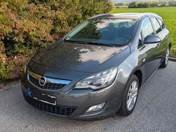 Grau Gebraucht 2011 Opel Astra Innovation Kombi | 3.900 € (Guter Preis)