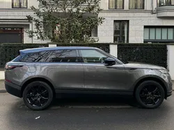 Grau Gebraucht 2020 Land Rover Range Rover Velar S SUV | 37.900 € (Etwas zu teuer)