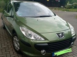 Grün Gebraucht 2006 Peugeot 307 Limousine | 2.000 €