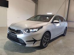 Sparklingsilber sparklingsilber Gebraucht 2024 Kia Ceed Sportswagon Kombi | 26.624 € (Fairer Preis)