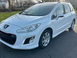 Weiß Gebraucht 2011 Peugeot 208 Allure Kleinwagen | 4.900 € (Guter Preis)
