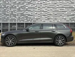 Grau Gebraucht 2021 Volvo V60 Kombi | 27.400 € (Superpreis)