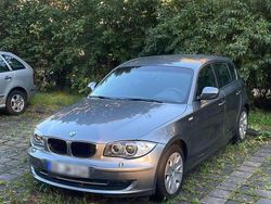 Grau Gebraucht 2011 BMW 116 Kleinwagen | 10.500 € (Teuer)