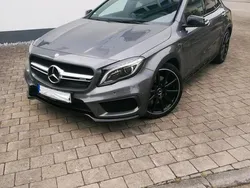 Grau Gebraucht 2018 Mercedes GLA45 AMG AMG SUV | 32.200 € (Fairer Preis)
