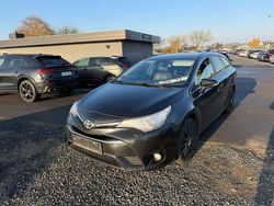 Schwarz Gebraucht 2016 Toyota Avensis Executive Kombi | 7.500 €