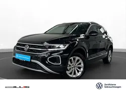Deep black perleffekt (schwarz) Gebraucht 2025 VW T-Roc Style SUV | 31.490 € (Guter Preis)