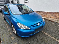 Blau Gebraucht 2002 Peugeot 307 Limousine | 1.900 €
