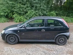 Schwarz Gebraucht 2002 Opel Corsa Kleinwagen | 350 € (Guter Preis)