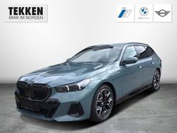 Gruen Gebraucht 2025 BMW 520 M Sport Kombi | 68.890 €