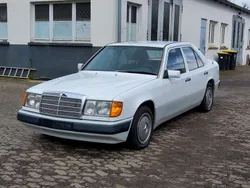 Weiss Gebraucht 1989 Mercedes E200 Limousine | 4.500 €