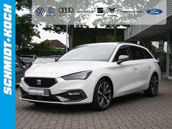 Candy weiß Gebraucht 2023 Seat Leon FR Limousine | 27.990 € (Fairer Preis)
