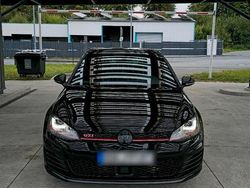 Schwarz Gebraucht 2014 VW Golf VII GTI Limousine | 17.990 € (Etwas zu teuer)