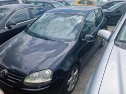 Schwarz Gebraucht 2004 VW Golf V Limousine | 1.680 €