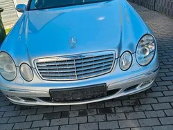 Silber Gebraucht 2006 Mercedes E200 Kombi | 1.670 €