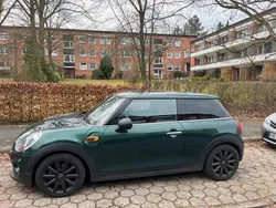 Grün Gebraucht 2018 Mini ONE Kleinwagen | 17.900 € (Etwas zu teuer)
