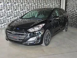 Schwarz Gebraucht 2017 Hyundai i30 Trend Kombi | 9.999 € (Guter Preis)