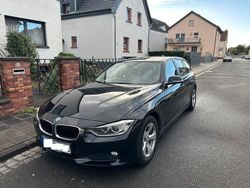 Schwarz Gebraucht 2013 BMW 320 Comfort Edition Kombi | 11.100 € (Fairer Preis)