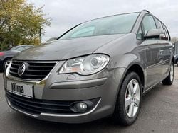 Grau Gebraucht 2009 VW Touran United Van / Kleinbus | 6.990 € (Etwas zu teuer)