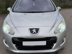 Silber Gebraucht 2011 Peugeot 308 Limousine | 5.000 € (Teuer)