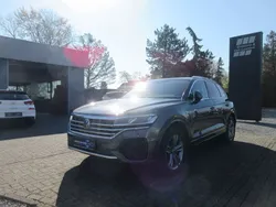 Grau Gebraucht 2021 VW Touareg Elegance SUV | 44.450 € (Fairer Preis)