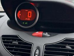 Rot Gebraucht 2010 Renault Twingo Kleinwagen | 3.350 € (Fairer Preis)